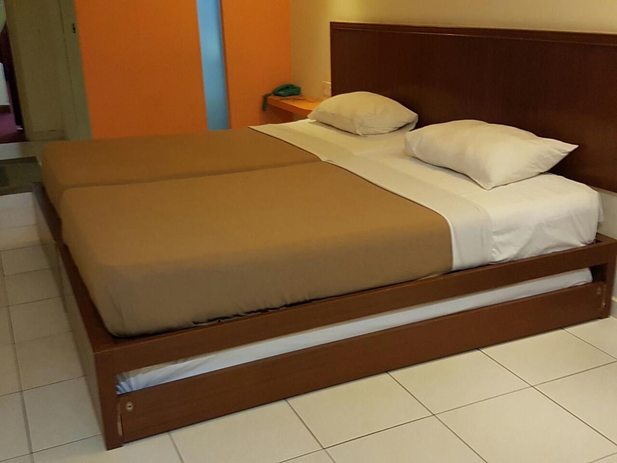 Newbridge Hotel Малакка Экстерьер фото
