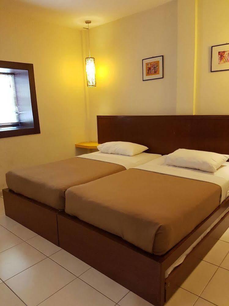 Newbridge Hotel Малакка Экстерьер фото